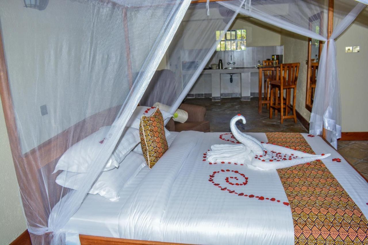 Mwanzo Lodge Найваша Экстерьер фото